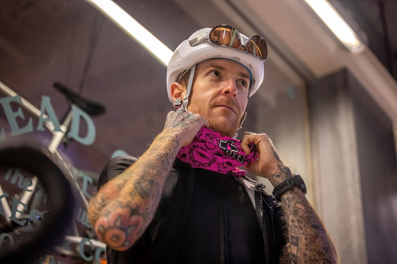 Load image into Gallery viewer, Muc-Off Lightweight Neck Gaiter - Pink Punk