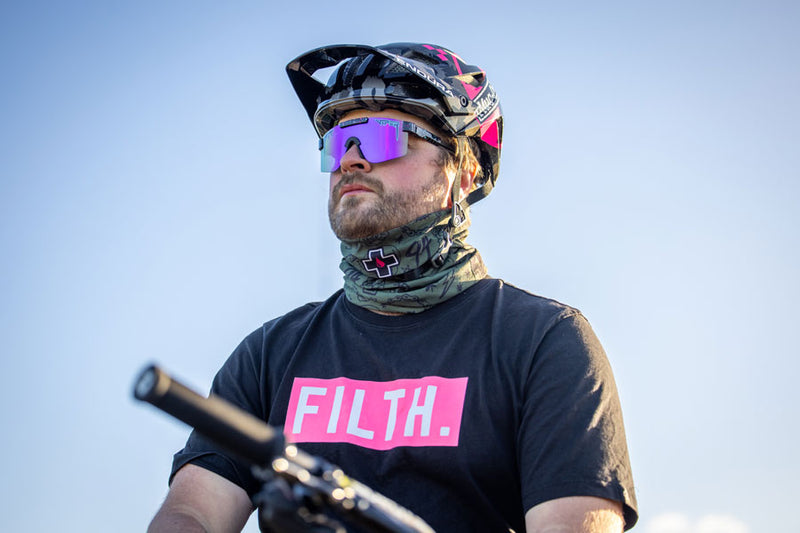 Load image into Gallery viewer, Muc-Off Lightweight Neck Gaiter - Green Punk