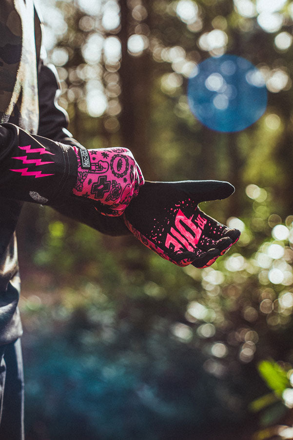Load image into Gallery viewer, Muc-Off Summer Lightweight Mesh Rider Gloves - Pink Xlarge