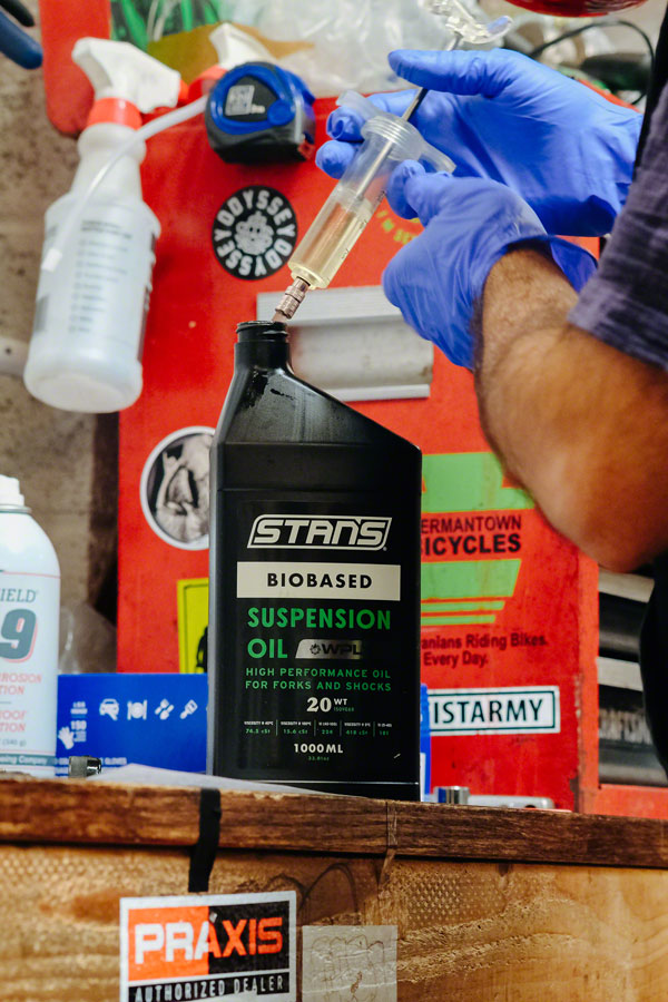 Load image into Gallery viewer, Stan's Biobased Suspension Oil - 20WT 1L