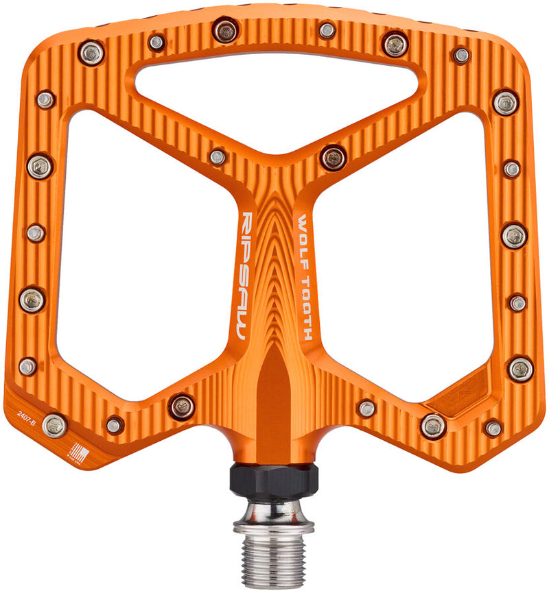 Load image into Gallery viewer, Wolf Tooth Ripsaw Aluminum Pedals - Platform Aluminum 9/16" Black Orange