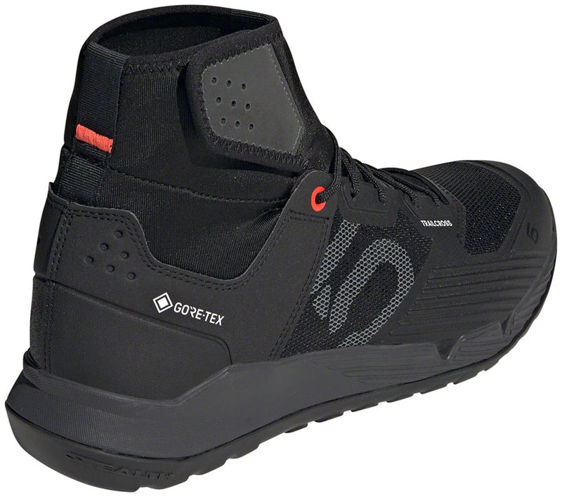 Load image into Gallery viewer, Five Ten Trailcross GTX Flat Shoes - Men's Core BLK / DGH Solid Gray / FTWR White 8.5