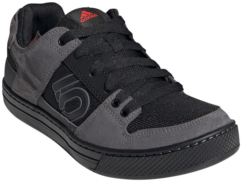 Load image into Gallery viewer, Five Ten Freerider Flat Shoes - Men's Gray Five / Core Black / Gray Four 7.5