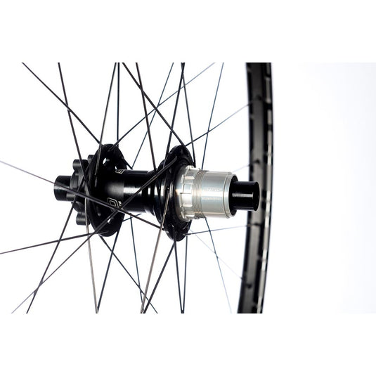 Stans No Tubes Podium SRD Wheel Rear 29'' / 622 Holes: 28 12mm TA 148mm Disc IS 6-bolt Shimano Micro Spline