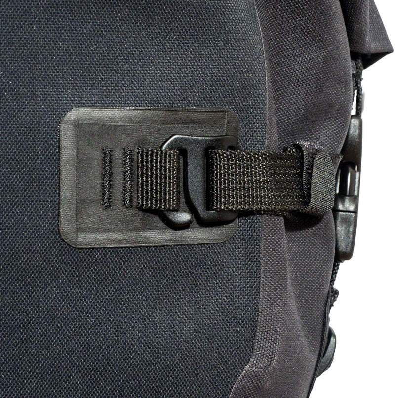 Load image into Gallery viewer, Old Man Mountain Ponderosa Pannier Bags Pair Black
