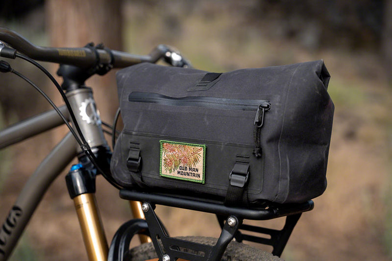 Load image into Gallery viewer, Old Man Mountain Juniper Trunk Bag Black

