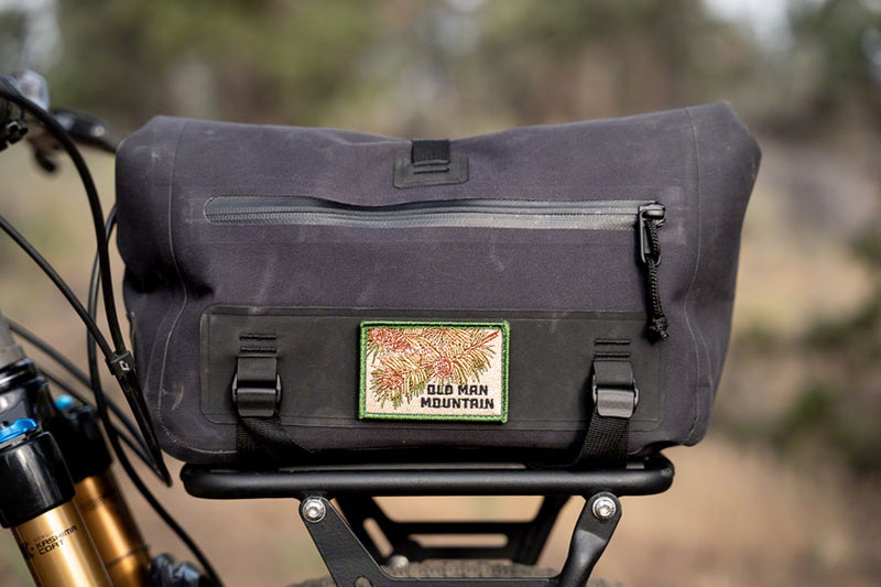 Load image into Gallery viewer, Old Man Mountain Juniper Trunk Bag Black

