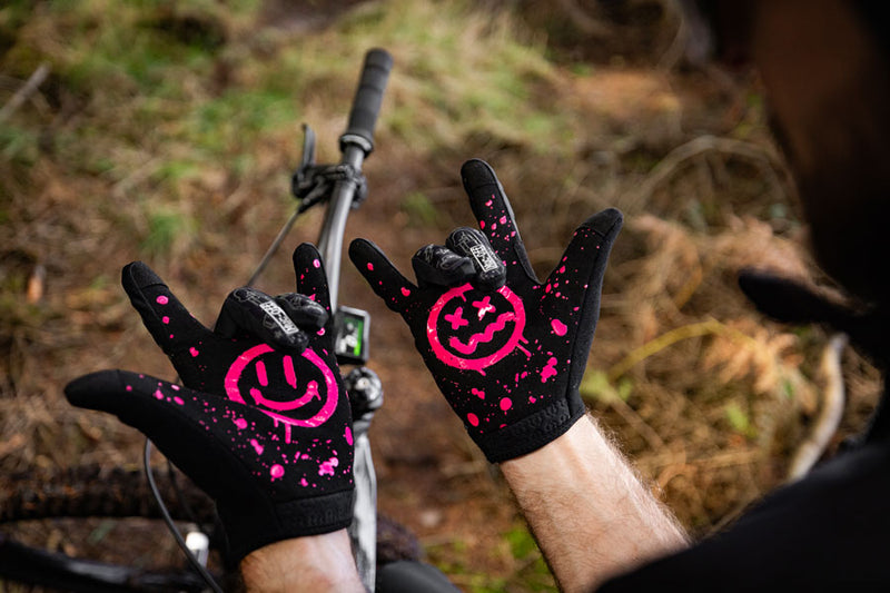 Load image into Gallery viewer, Muc-Off Rider Gloves - Gray Camo Xlarge
