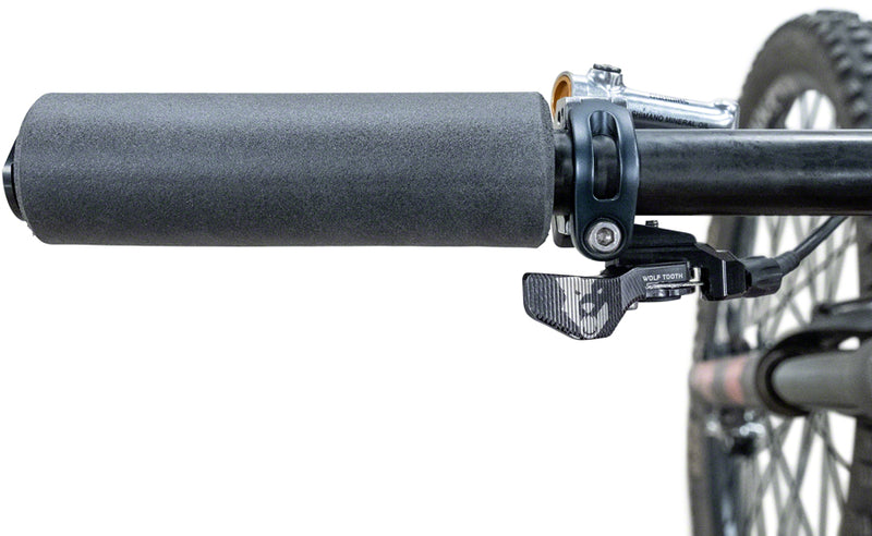 Load image into Gallery viewer, Wolf Tooth Mega Fat Paw Grips - Black
