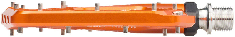 Load image into Gallery viewer, Wolf Tooth Ripsaw Aluminum Pedals - Platform Aluminum 9/16" Black Orange
