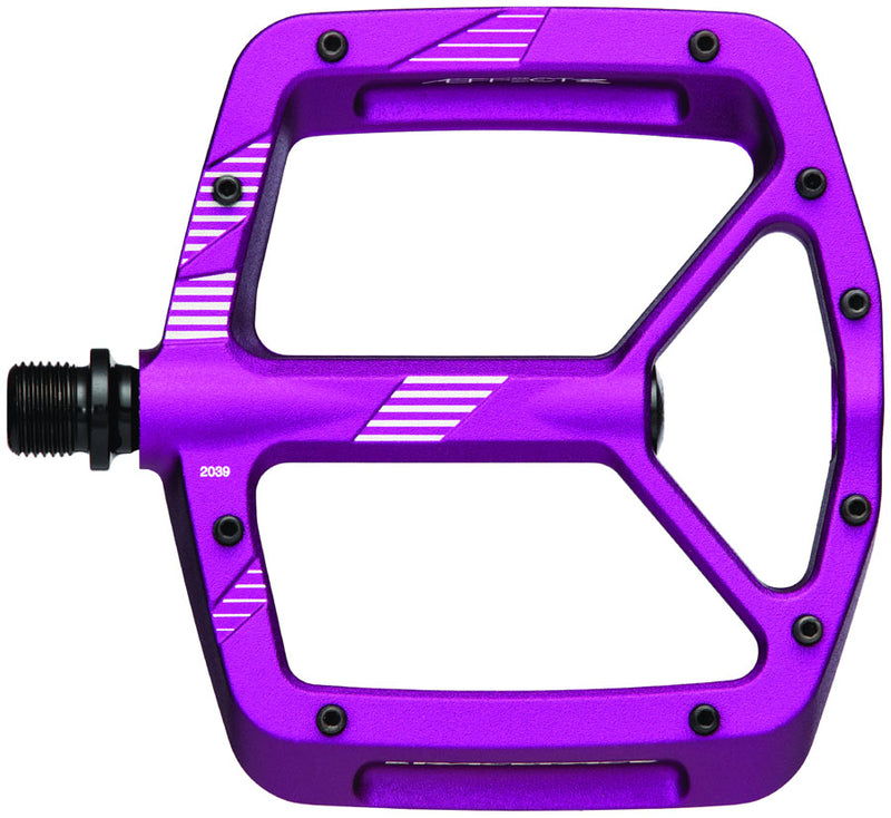 Load image into Gallery viewer, RaceFace Aeffect R Pedals - Platform Aluminum 9/16" Purple
