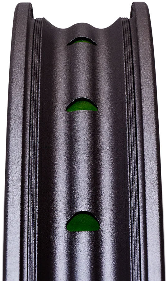 Load image into Gallery viewer, Spank Spike 369 Vibrocore Rim - 27.5" Disc Black 32H
