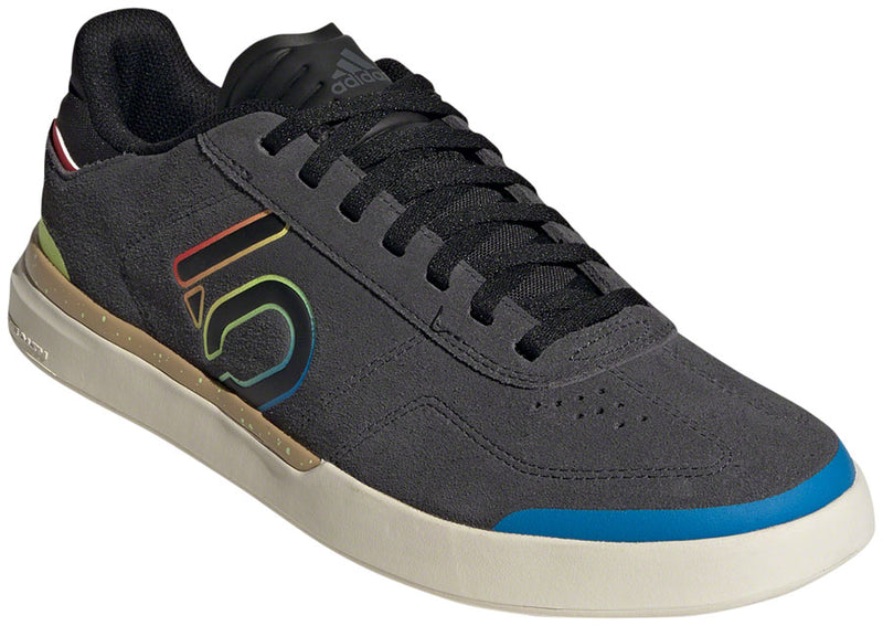Load image into Gallery viewer, Five Ten Sleuth DLX Flat Shoes - Men's Core Black/Carbon/Wonder White 12.5
