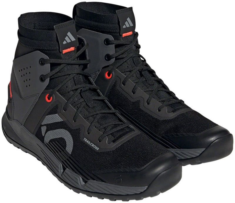 Load image into Gallery viewer, Five Ten Trailcross Mid Pro Flat Shoes - Men's Core BLK/Gray Two/Solar Red 9.5

