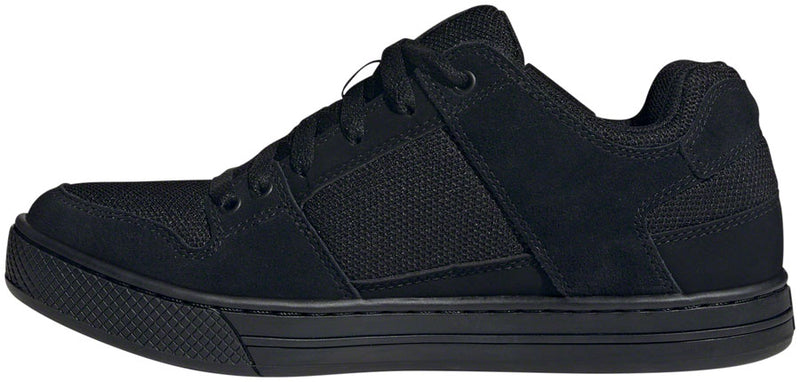 Load image into Gallery viewer, Five Ten Freerider Flat Shoes - Men's Core Black/Red/Gray Five 14
