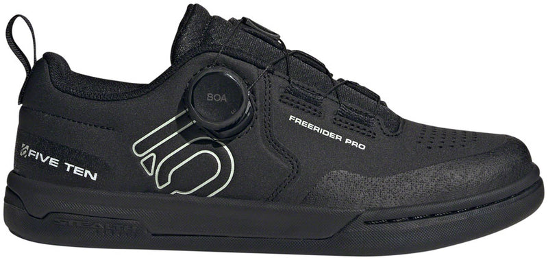 Load image into Gallery viewer, Five Ten Freerider Pro BOA Flat Shoes - Women's  Core BLK/Linen Green/FTWR White 10.5
