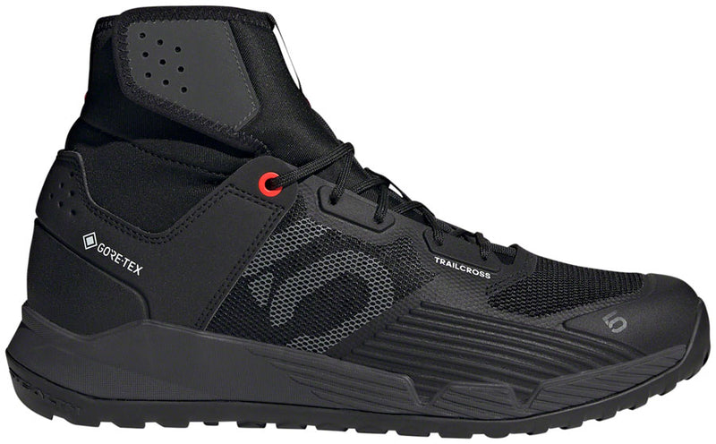 Load image into Gallery viewer, Five Ten Trailcross GTX Flat Shoes - Men's Core BLK / DGH Solid Gray / FTWR White 11.5
